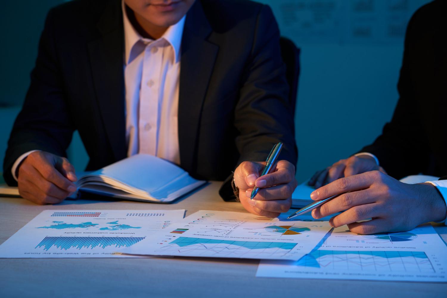 So finden Sie vielversprechende Unternehmen für Investitionen